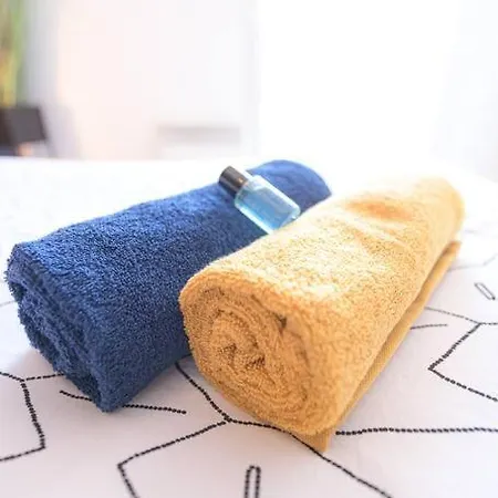 Le Bleu Nuit Piscine Parking Netflix Cafe