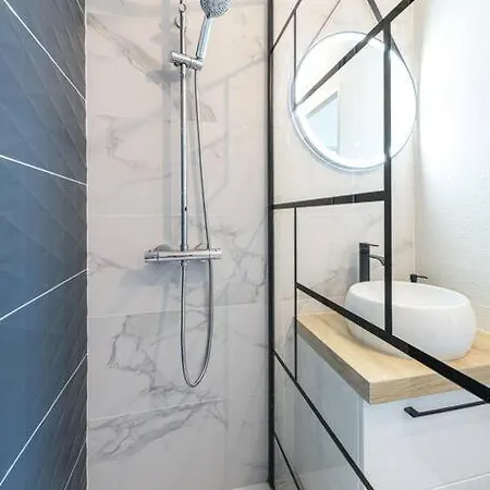 Le Bleu Nuit Piscine Parking Netflix Cafe Villemur-sur-Tarn