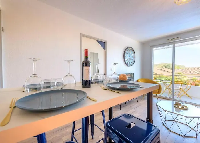 Apartament Le Bleu Nuit Piscine Parking Netflix Cafe *