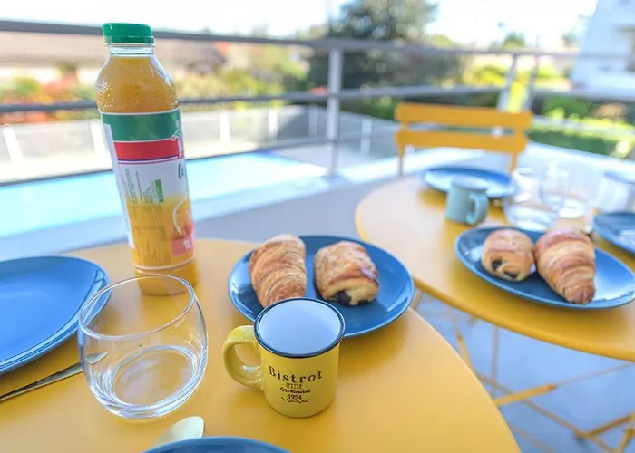 Le Bleu Nuit Piscine Parking Netflix Cafe Villemur-sur-Tarn