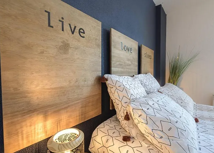 Le Bleu Nuit Piscine Parking Netflix Cafe * Villemur-sur-Tarn